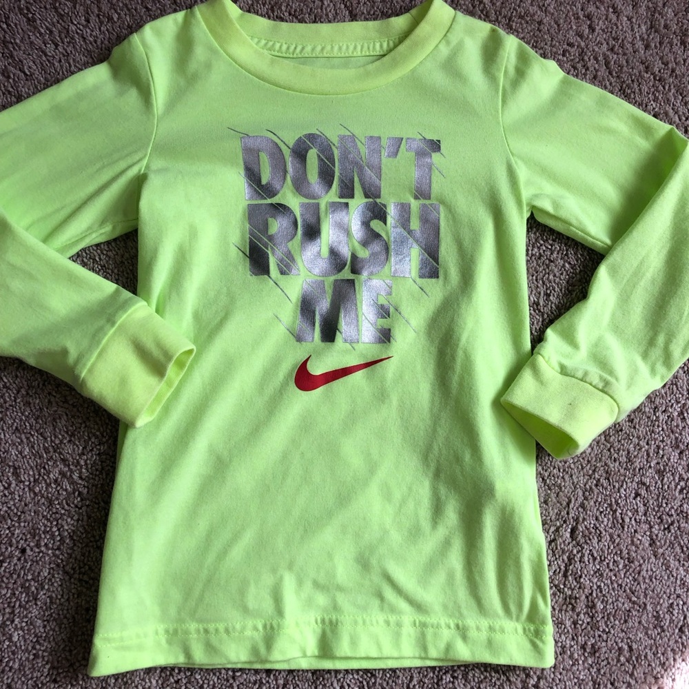 Nike performance long sleeve tshirt 4t. Never worn.NWOT
